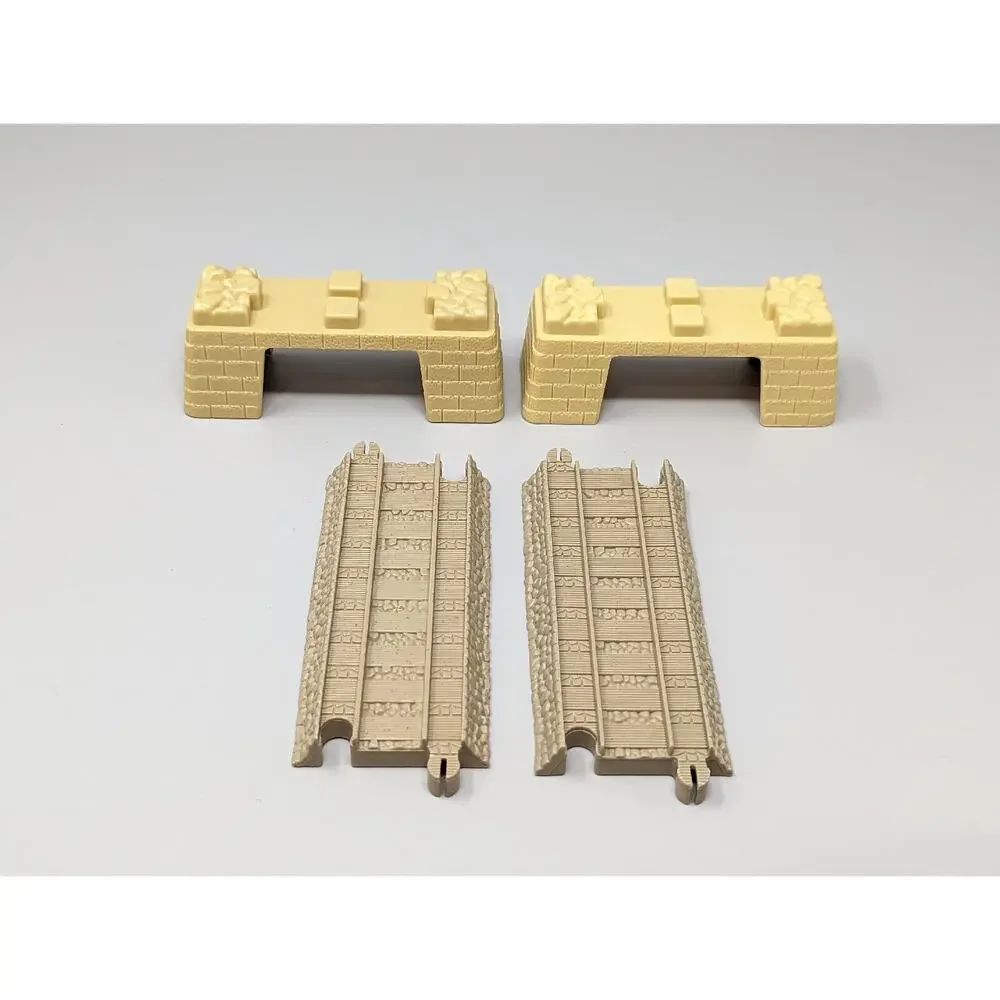 Thomas & Friends TrackMaster 2009 Motorized Skarloey’s Puppet Show Train Tracks